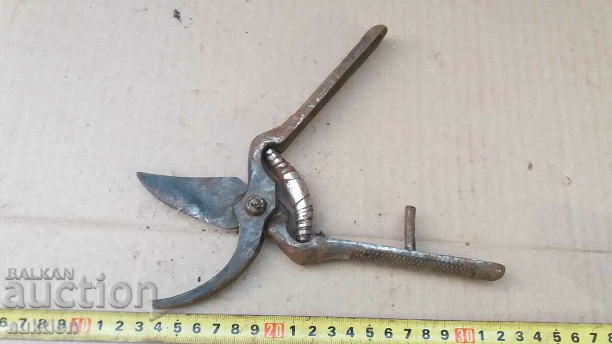 EXCELLENT VINEYARD SCISSORS with price 4.49 BGN | € 2.30 EXCELLENT VINEYARD SCISSORS with price 4.49 BGN | € 2.30
