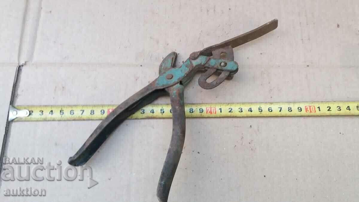 OLD PINCERS FOR MAKING PAFTS - 5 OLD PINCERS FOR MAKING PAFTS - 5