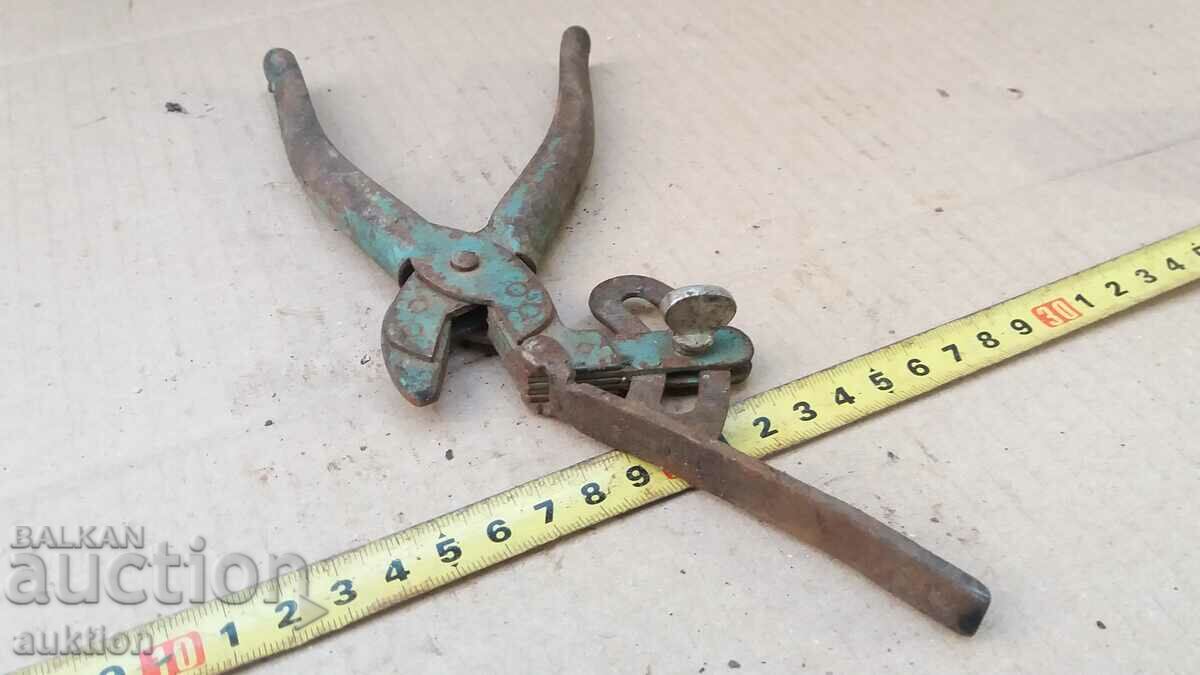 OLD PINCERS FOR MAKING PAFTS - 6 OLD PINCERS FOR MAKING PAFTS - 6