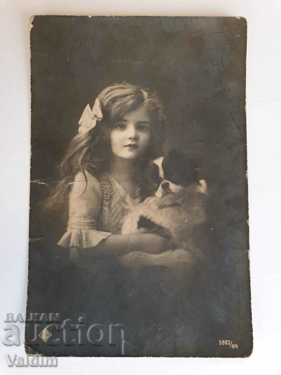 Carte poștală Fata cu un cățeluș 1917