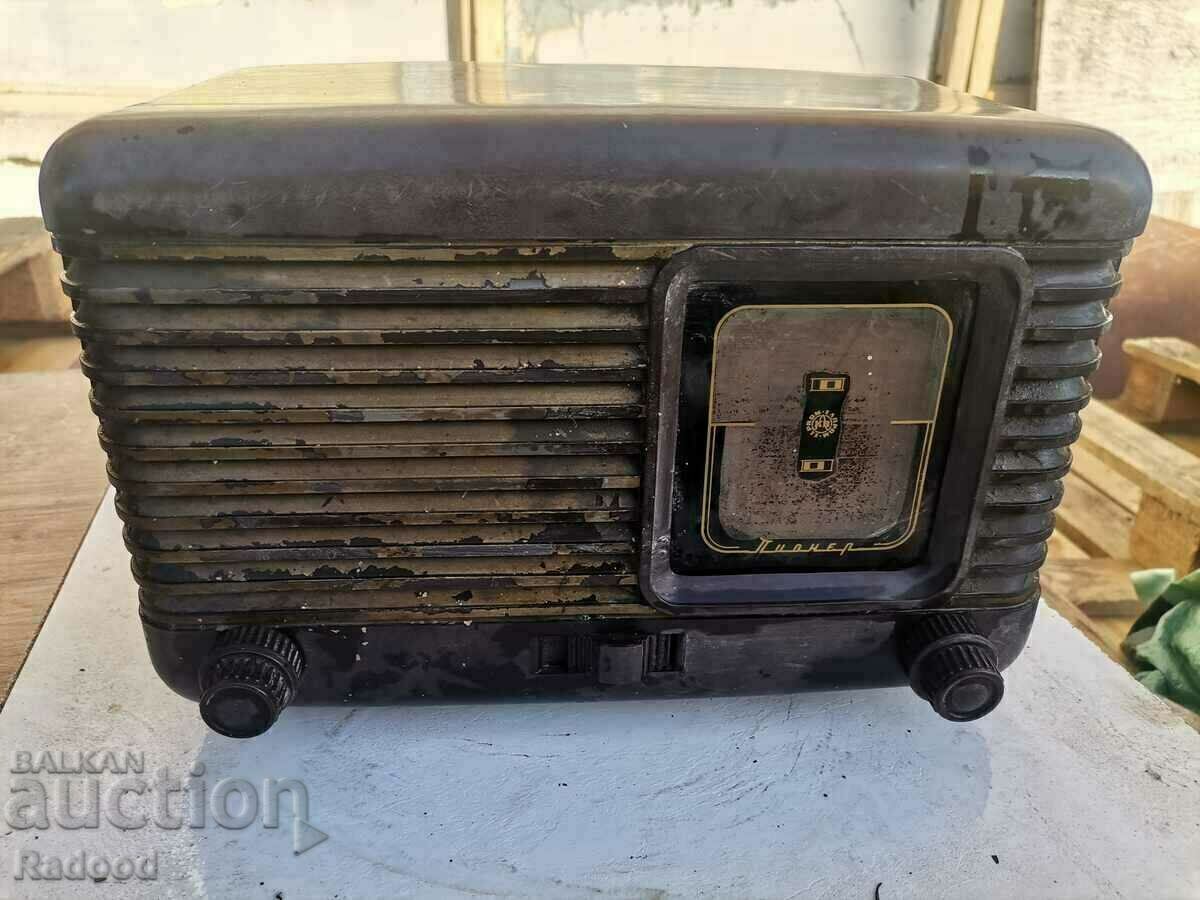 Wow, radio from the 1930s with price 50.00 BGN | € 25.56 Wow, radio from the 1930s with price 50.00 BGN | € 25.56
