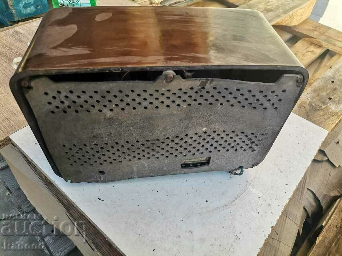 Auction Wow, radio from the 1930s Auction Wow, radio from the 1930s