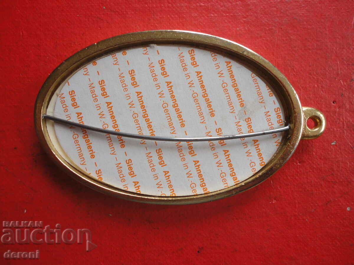 Delivery of German Gilt Bronze Photo Frame Pictures Picture 2 Delivery of German Gilt Bronze Photo Frame Pictures Picture 2