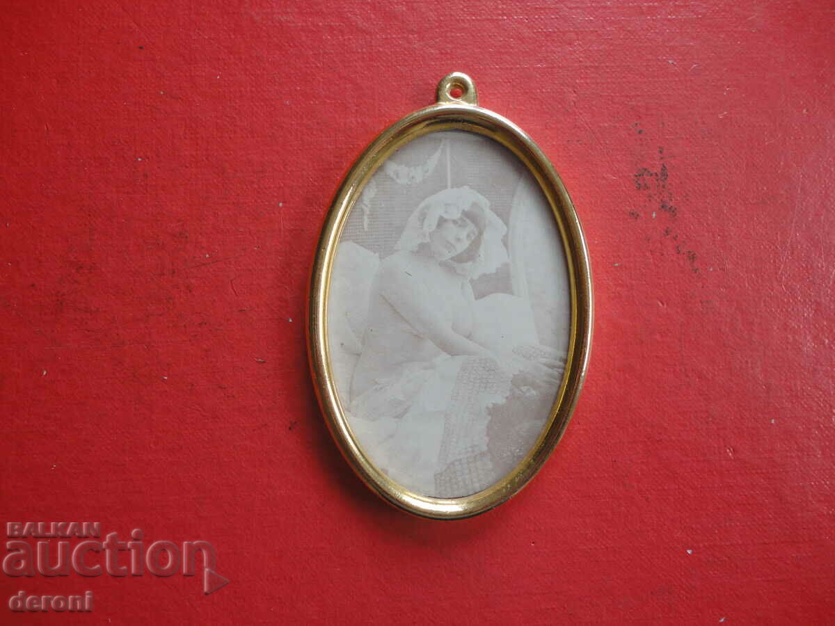 Auction German Gilt Bronze Photo Frame Pictures Picture 4 Auction German Gilt Bronze Photo Frame Pictures Picture 4