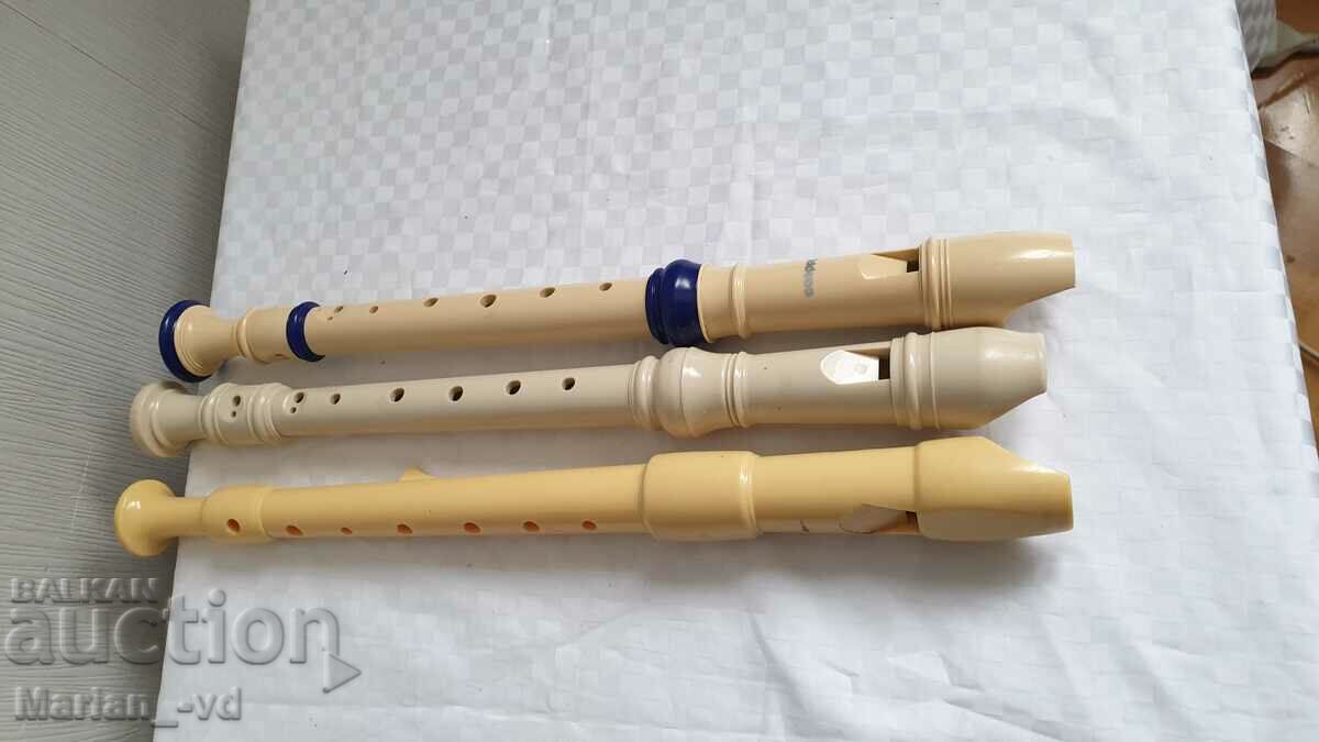 Three plastic flutes - 7 Three plastic flutes - 7