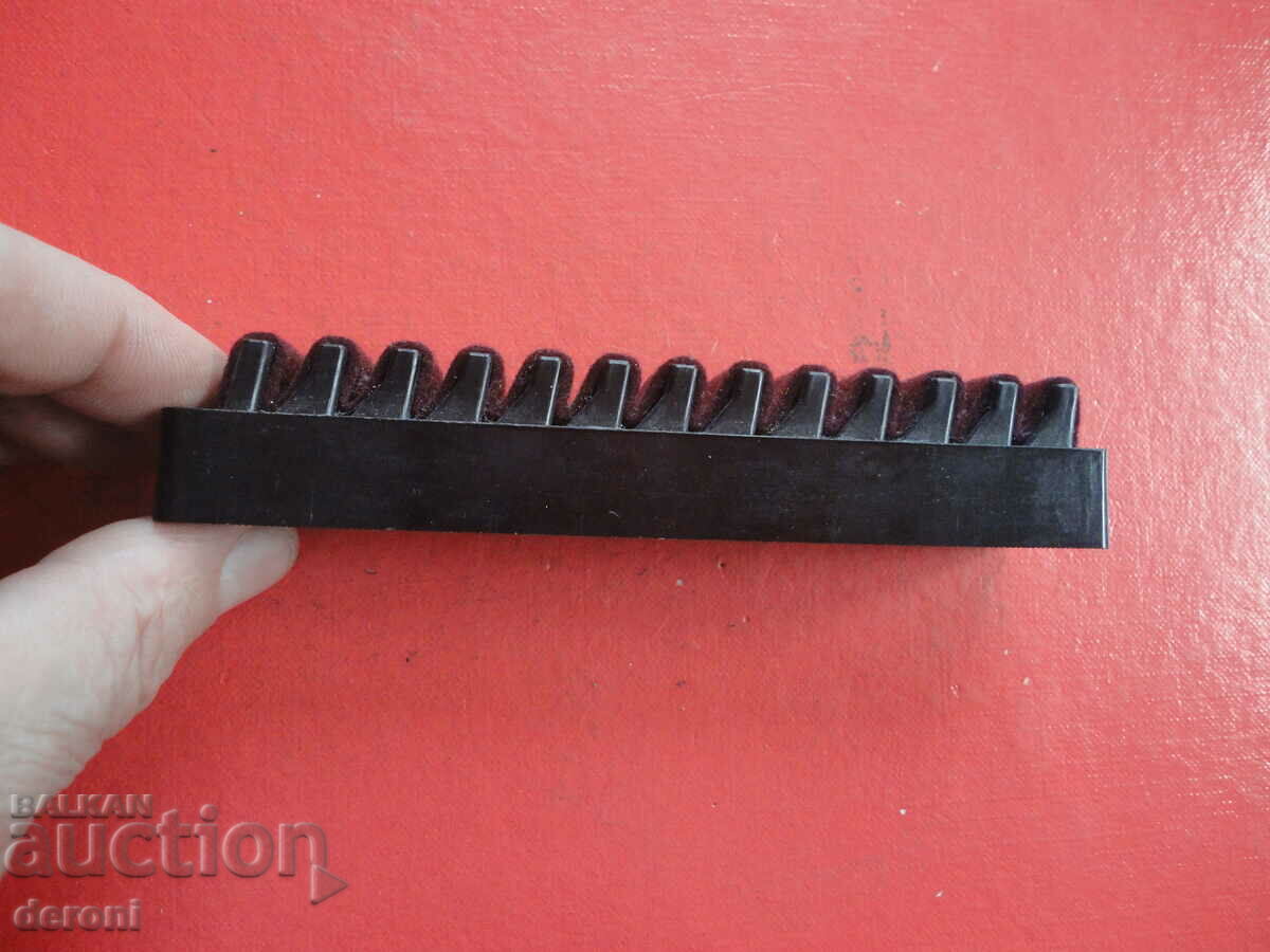 German bakelite stand DRGM bakelite with price 15.00 BGN | € 7.67 German bakelite stand DRGM bakelite with price 15.00 BGN | € 7.67