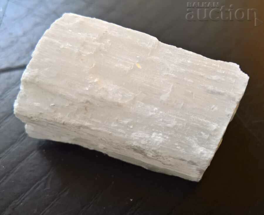 Минерал камък Бял Гипс натурален образец
