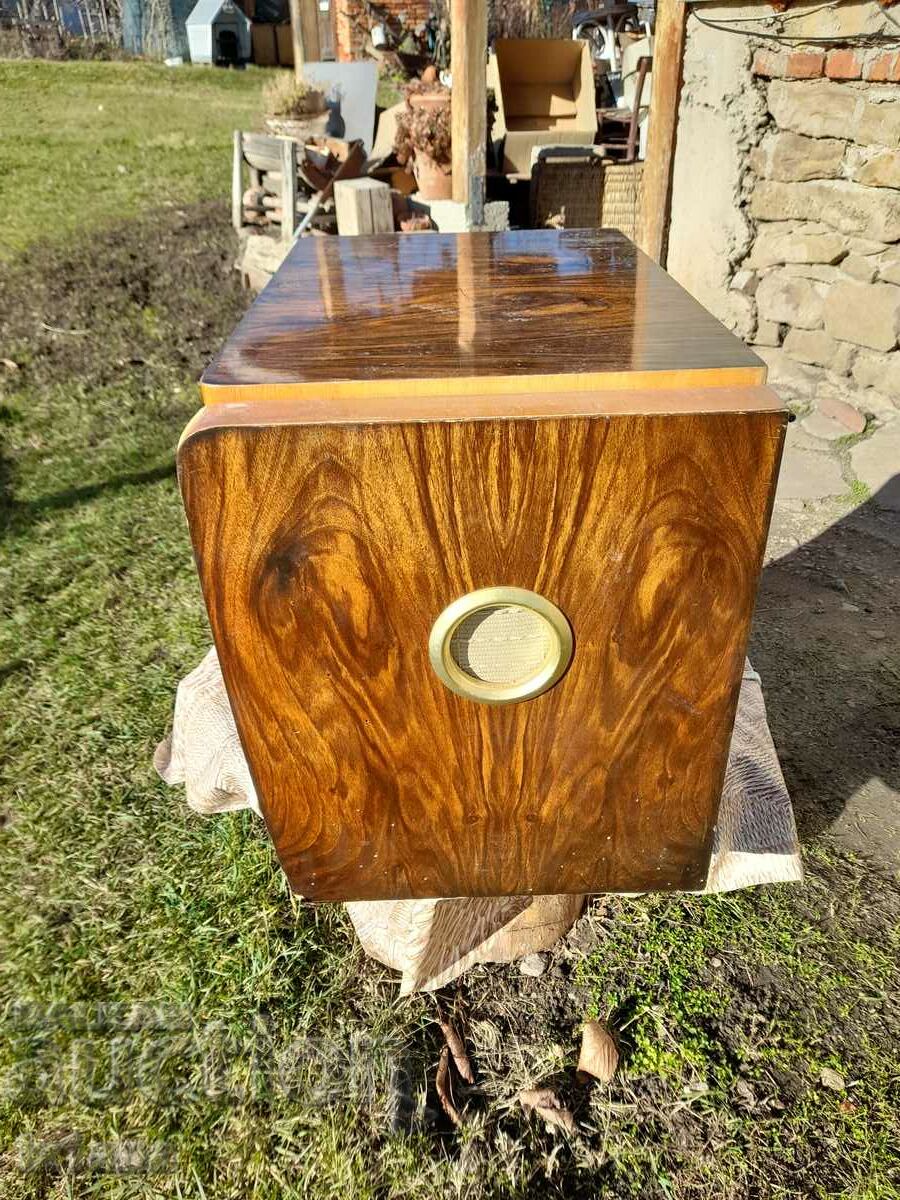 Old radio gramophone Latvia with price 120.00 BGN | € 61.36 Old radio gramophone Latvia with price 120.00 BGN | € 61.36