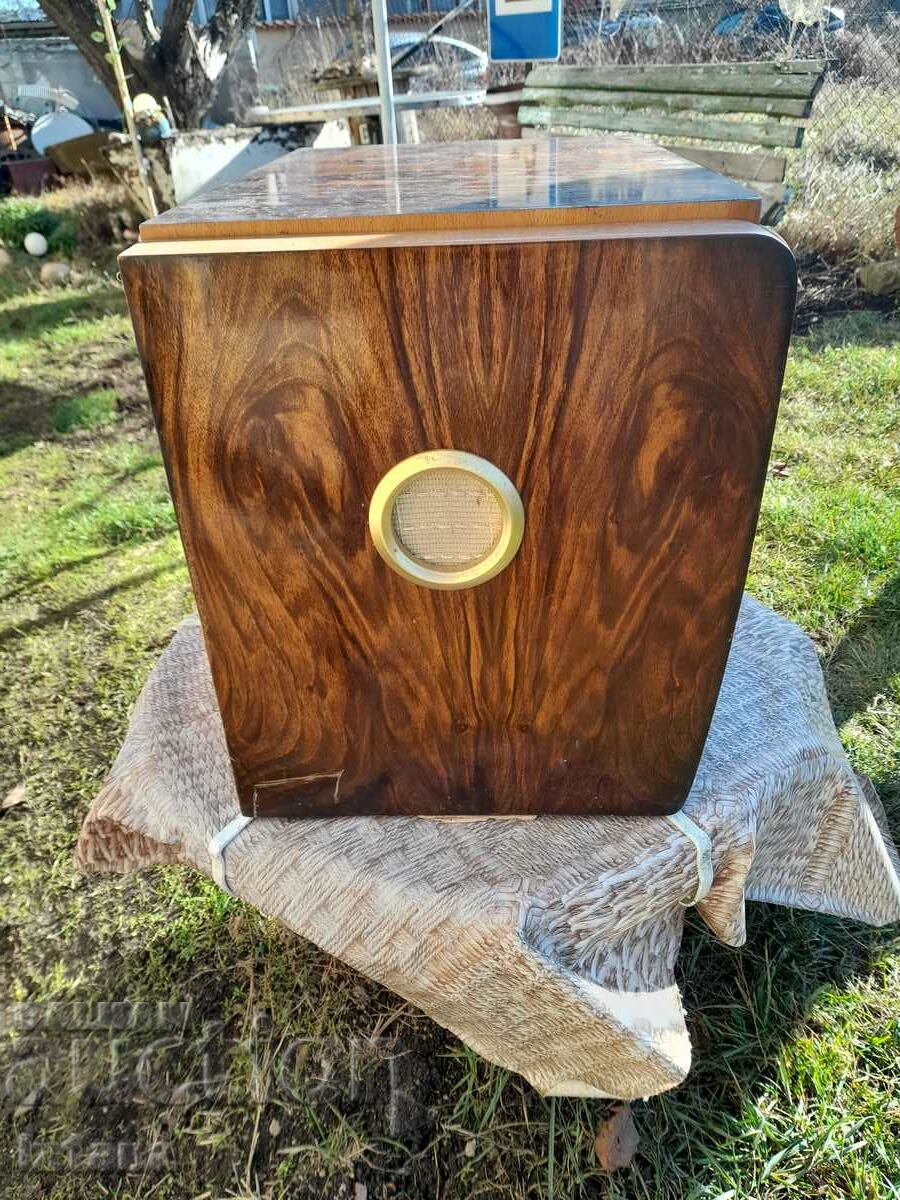 Auction Old radio gramophone Latvia Auction Old radio gramophone Latvia