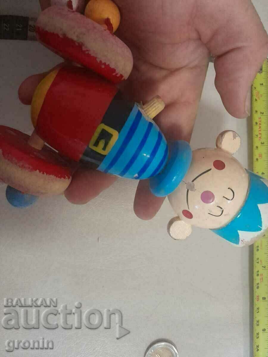 Livrarea Jucărie veche din lemn Livrarea Jucărie veche din lemn