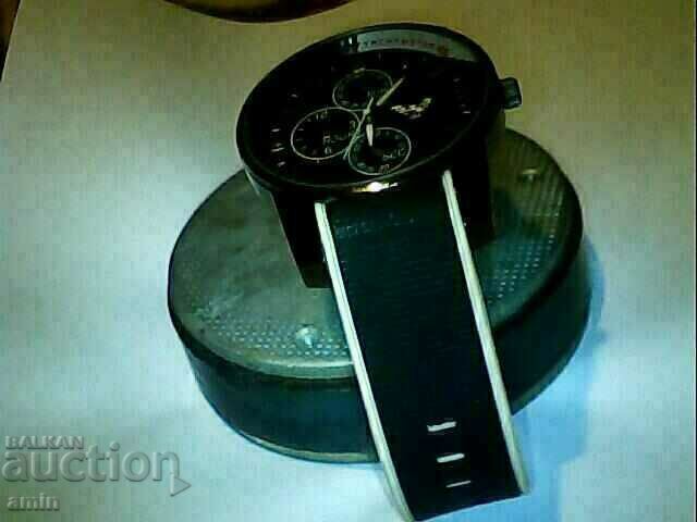 όμορφο 4θέσιο armani λειτουργεί τέλεια με τιμή 12.00 BGN | € 6.14 όμορφο 4θέσιο armani λειτουργεί τέλεια με τιμή 12.00 BGN | € 6.14