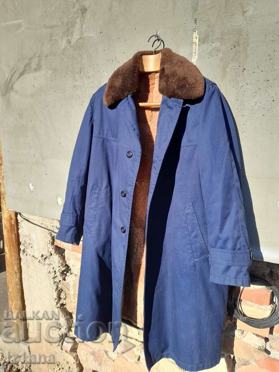 Παλιό γούνινο παλτό
