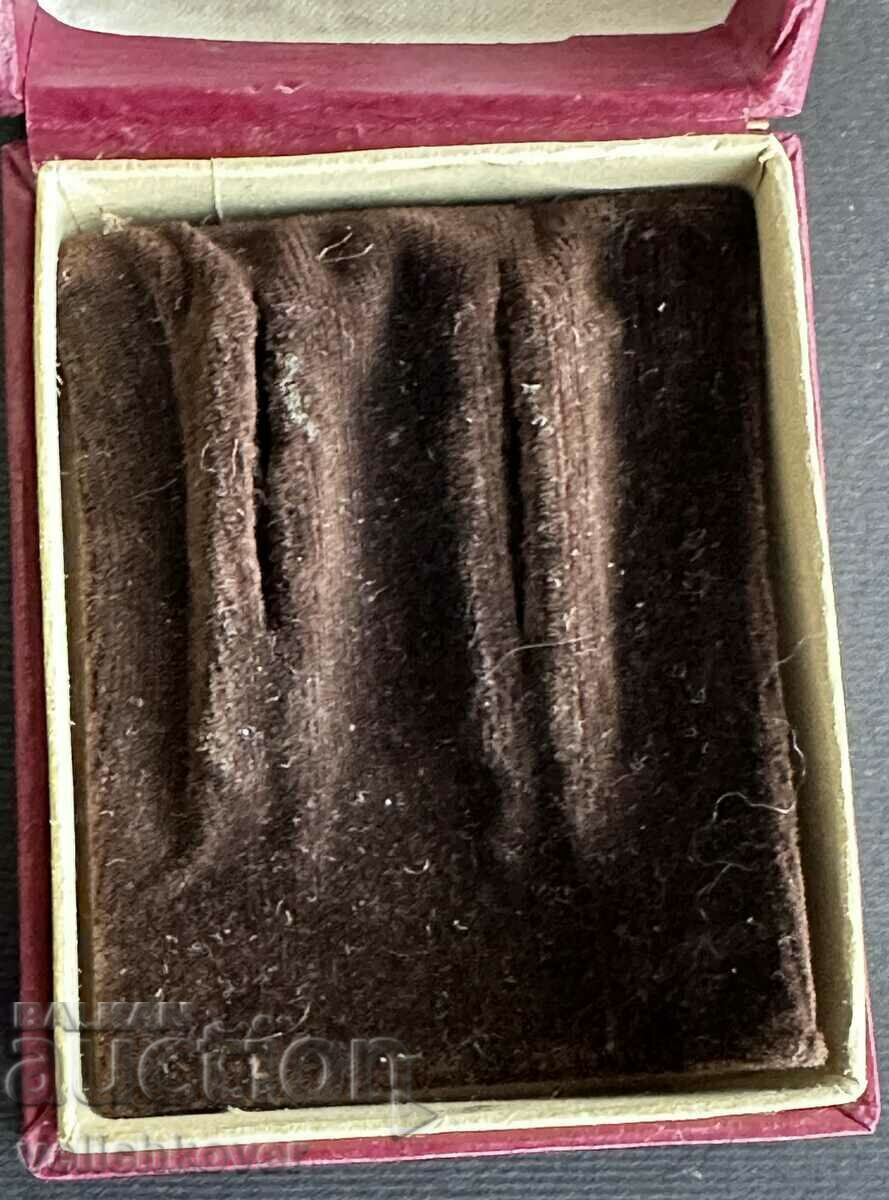 36303 СССР кутия за обеци Руски савмоцвет 50-те г. с цена 50.00 лв. | € 25.56 36303 СССР кутия за обеци Руски савмоцвет 50-те г. с цена 50.00 лв. | € 25.56