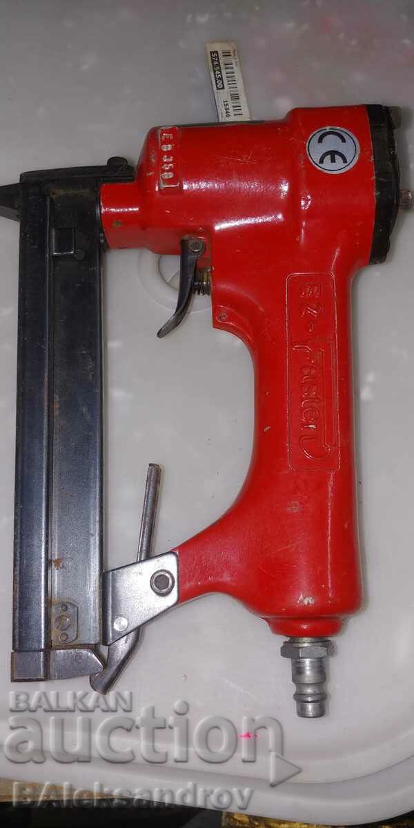 A pneumatic gun with price 41.00 BGN | € 20.96 A pneumatic gun with price 41.00 BGN | € 20.96