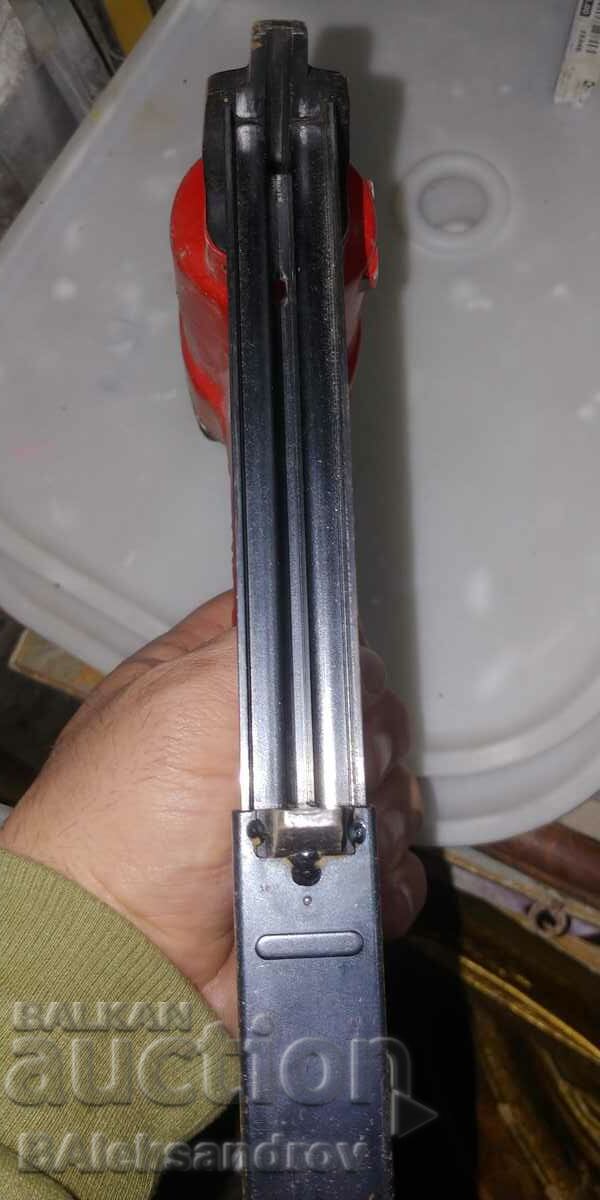 Delivery of A pneumatic gun Delivery of A pneumatic gun