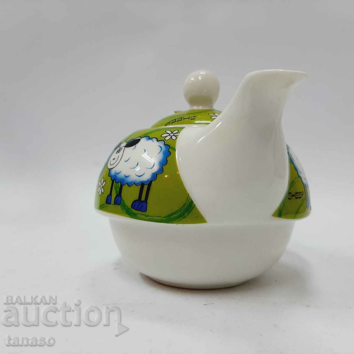 Auction Wisen porcelain teapot, Germany(7.4) Auction Wisen porcelain teapot, Germany(7.4)