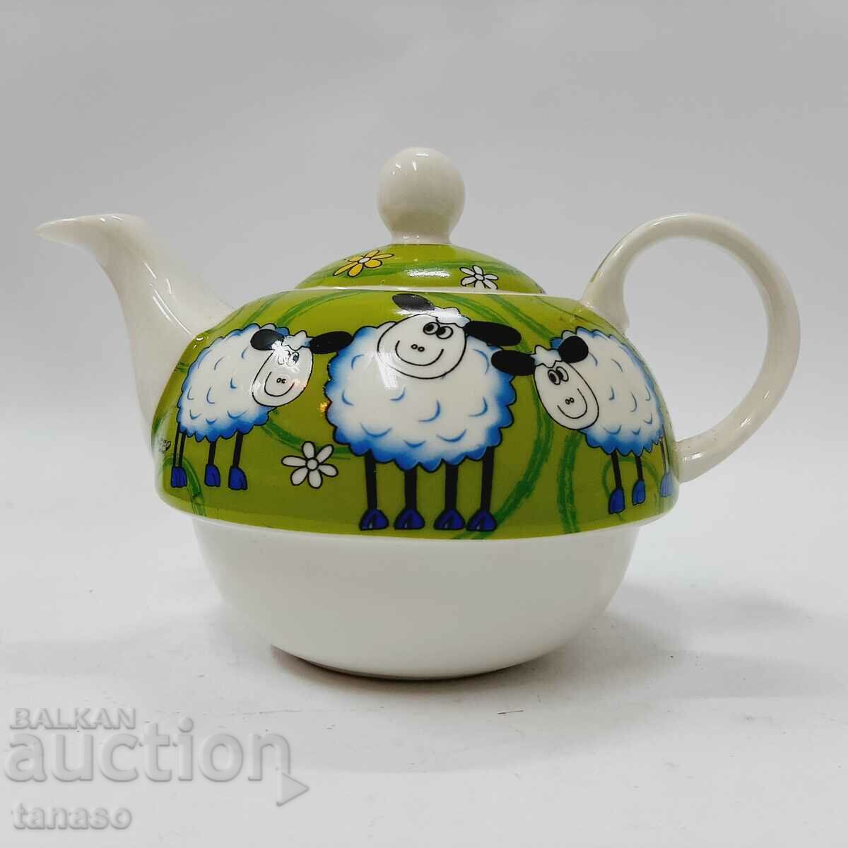 Wisen porcelain teapot, Germany(7.4)