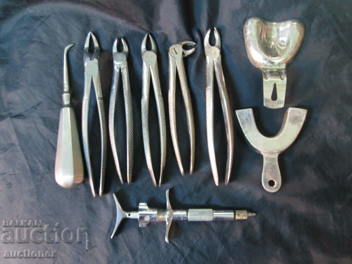 Delivery of OLD DENTAL INSTRUMENTS-9 PIECES Delivery of OLD DENTAL INSTRUMENTS-9 PIECES
