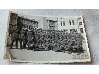 Φωτογραφία Σοφία Αξιωματικός και στρατιώτες στη Στρατιωτική Σχολή