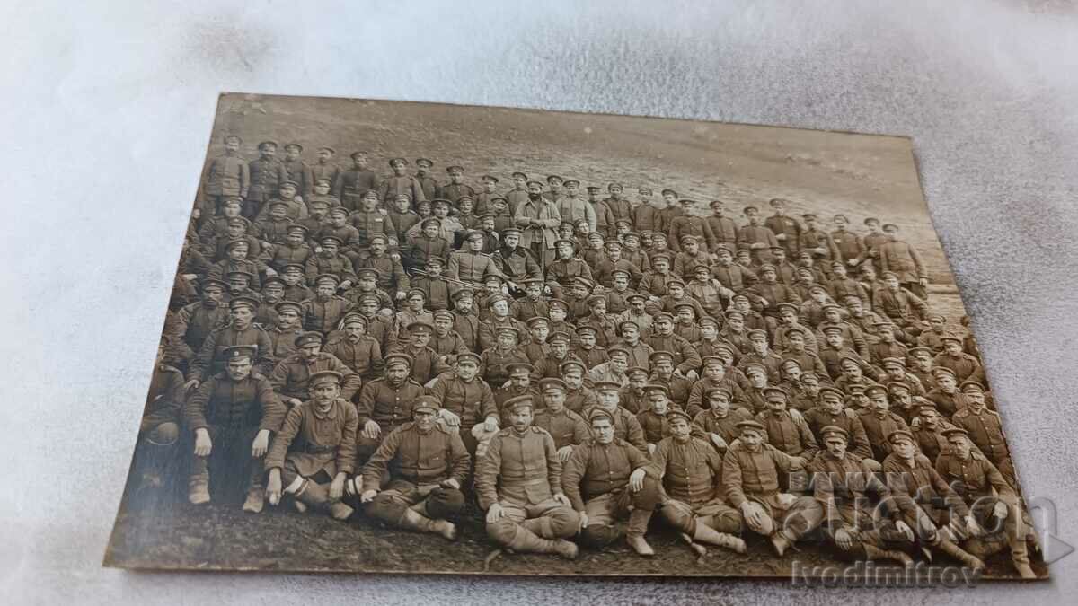 Снимка Офицери и войници на фронта ПСВ