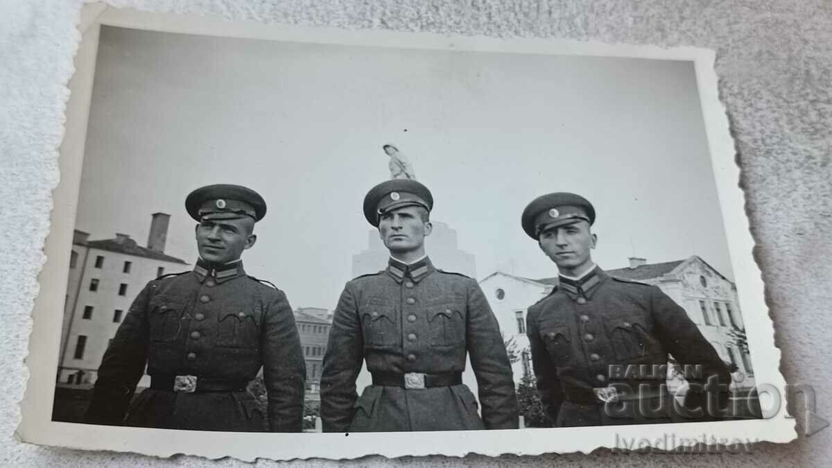 Photo Sofia Three officers in the courtyard of the Military School