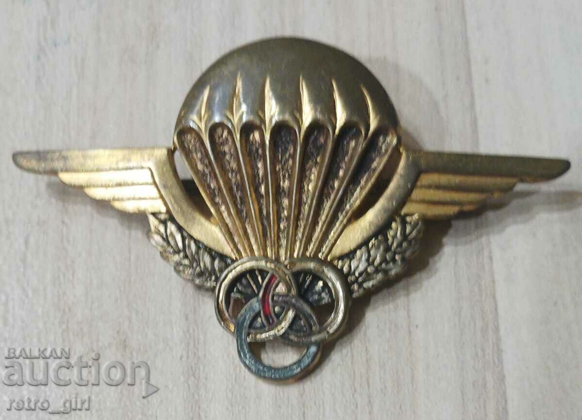 Military chest parachute insignia, patch, badge.