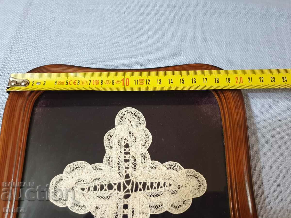 Fine Brussels lace cross framed under glass - 5 Fine Brussels lace cross framed under glass - 5