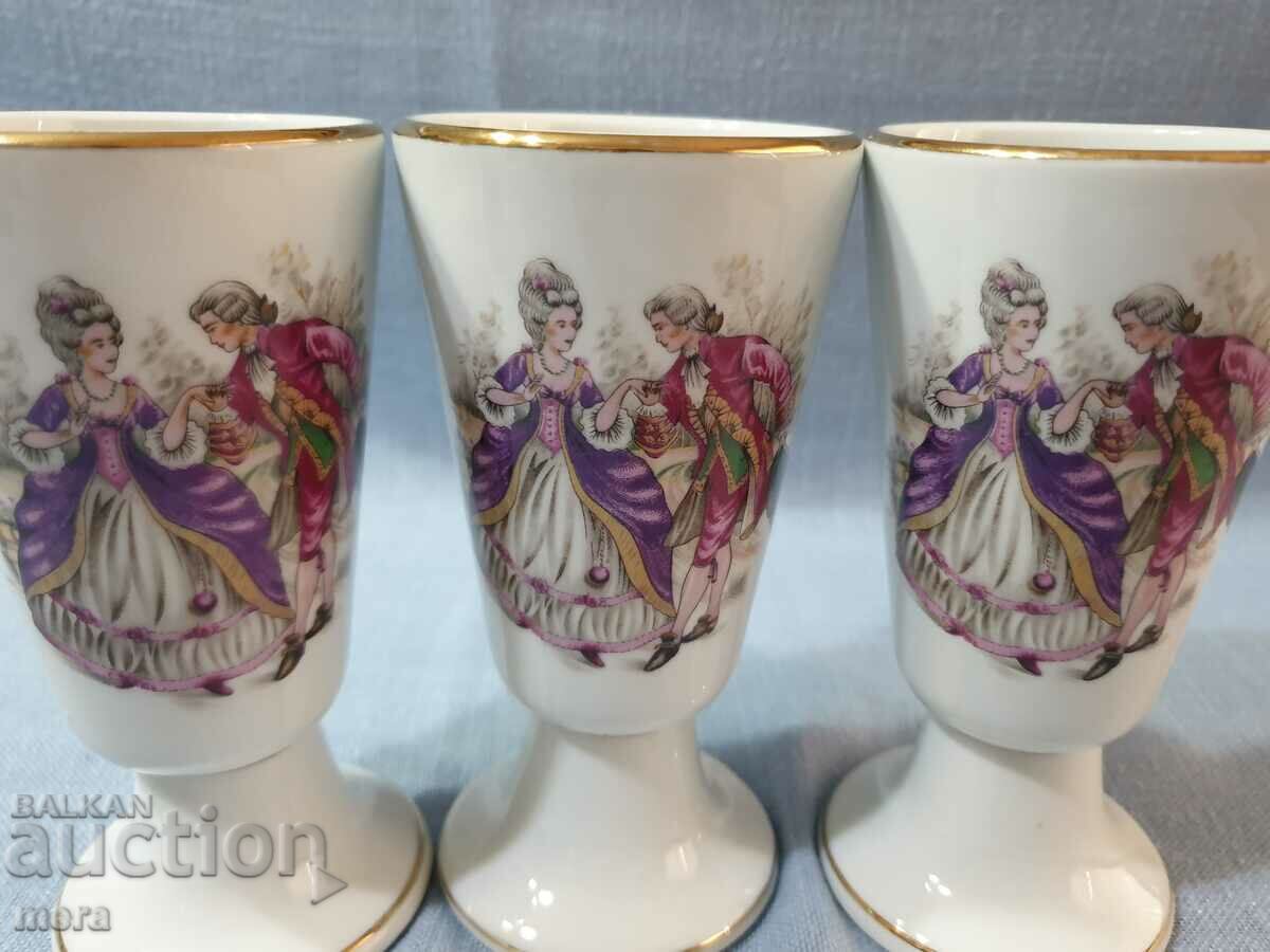 Licitație Cupe vintage din portelan francez Tradition cnp Franta Licitație Cupe vintage din portelan francez Tradition cnp Franta