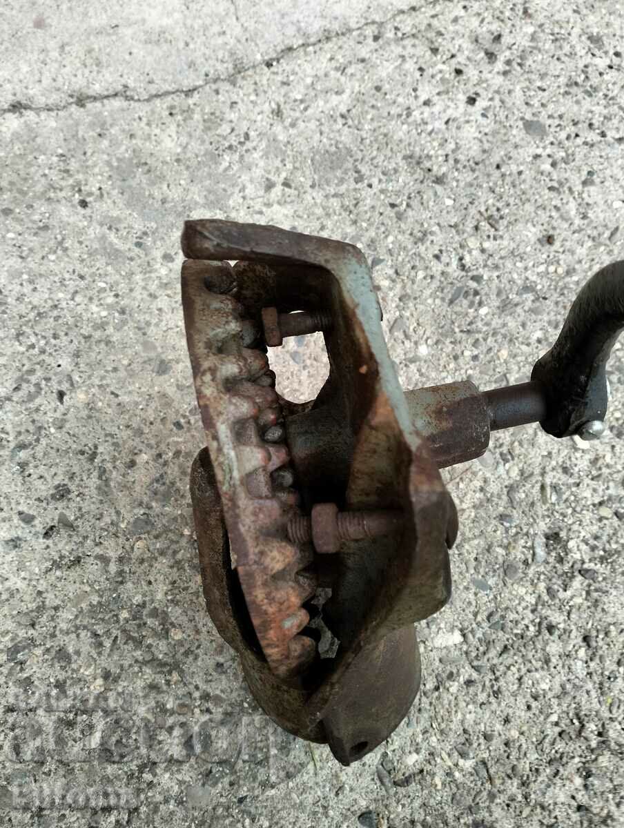 Corn thresher with price 29.99 BGN | € 15.33 Corn thresher with price 29.99 BGN | € 15.33