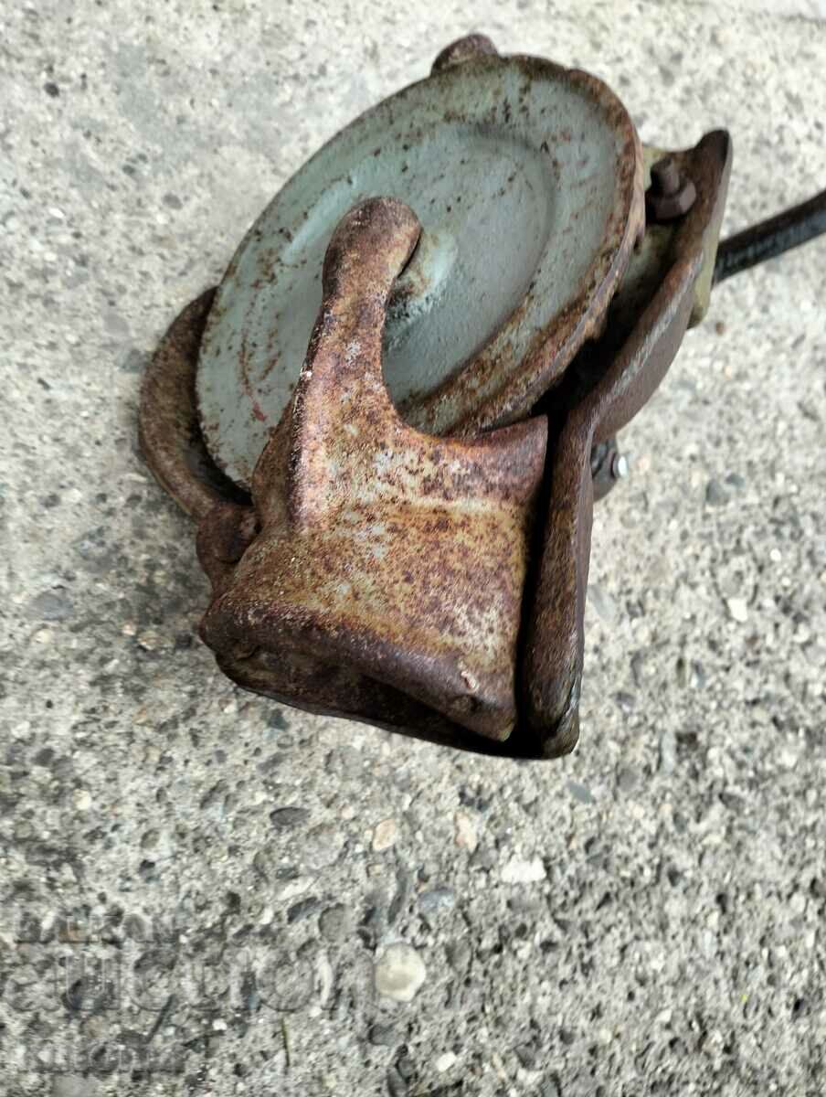 Auction Corn thresher Auction Corn thresher