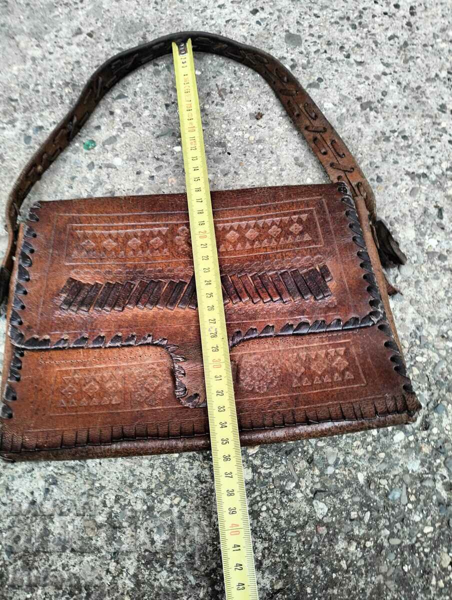 Old genuine leather handbag with price 19.99 BGN | € 10.22