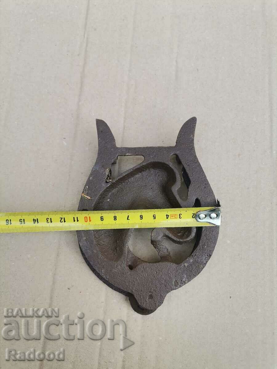 Auction  Retro Door Knocker