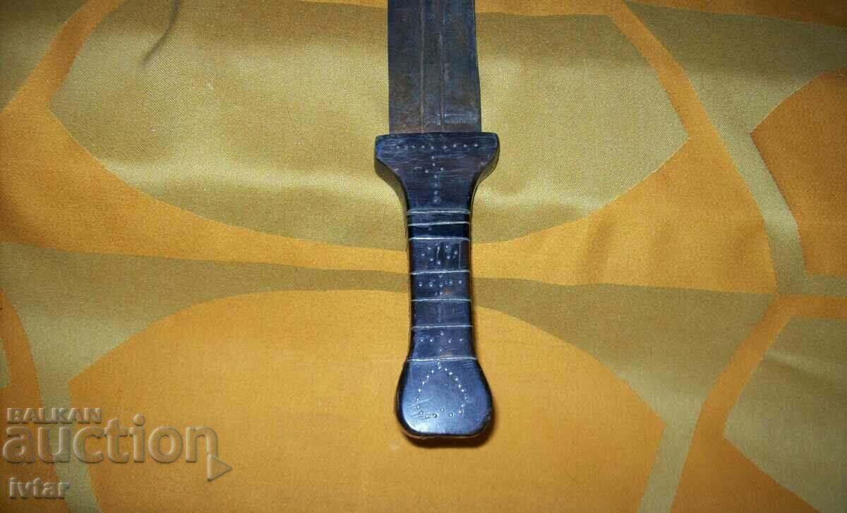 Delivery of Old large dagger, cleaver, sword