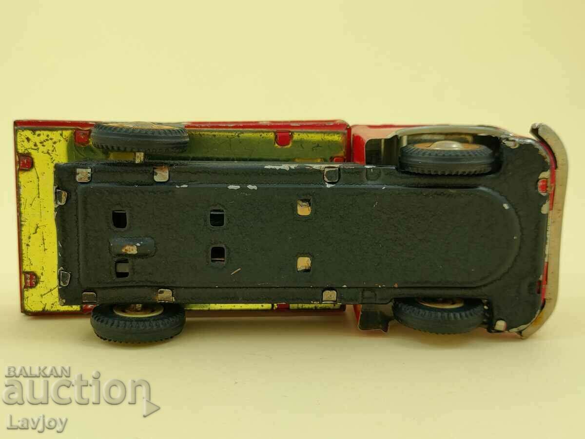 Old metal toy truck - 5