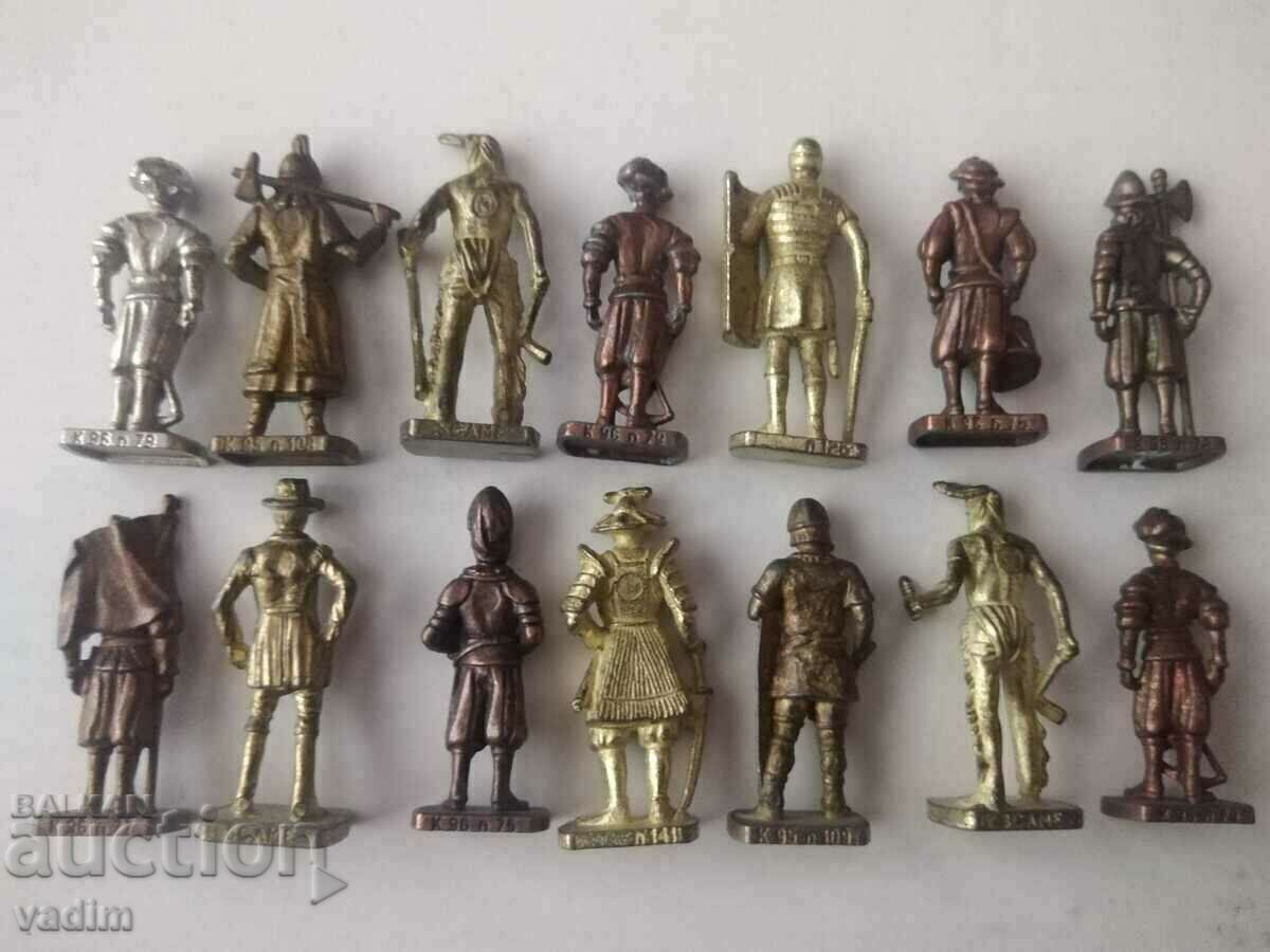 LOT OF LEAD SOLDIERS 14 BG ORIGINAL with price 50.00 BGN | € 25.56