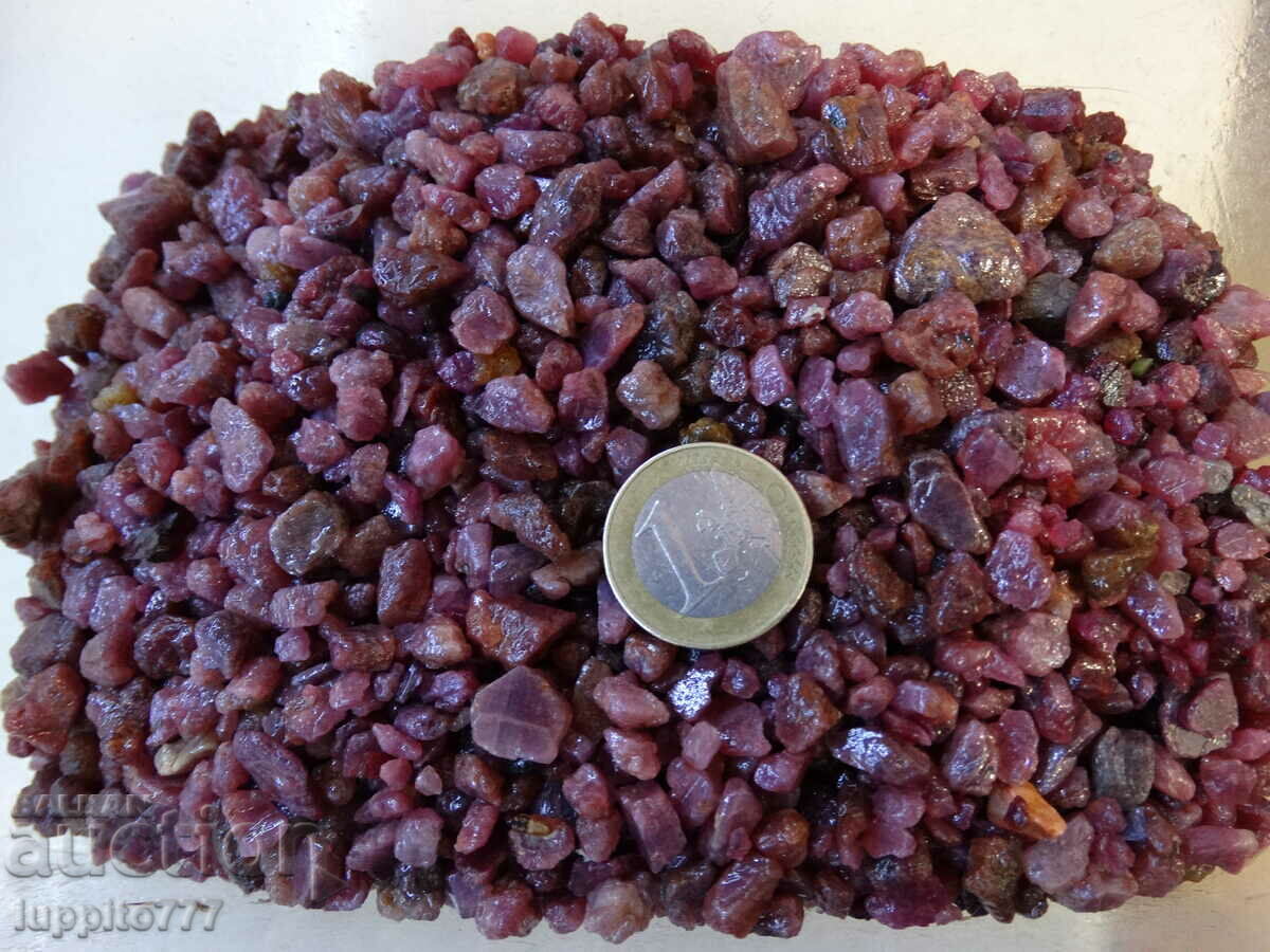 Auction natural ruby corundum 2500 carats/500 g. 300 pcs +lot Auction natural ruby corundum 2500 carats/500 g. 300 pcs +lot