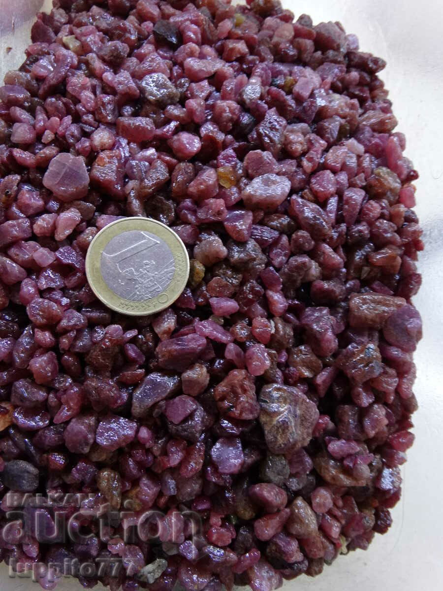 Delivery of natural ruby corundum 2500 carats/500 g. 300 pcs +lot Delivery of natural ruby corundum 2500 carats/500 g. 300 pcs +lot