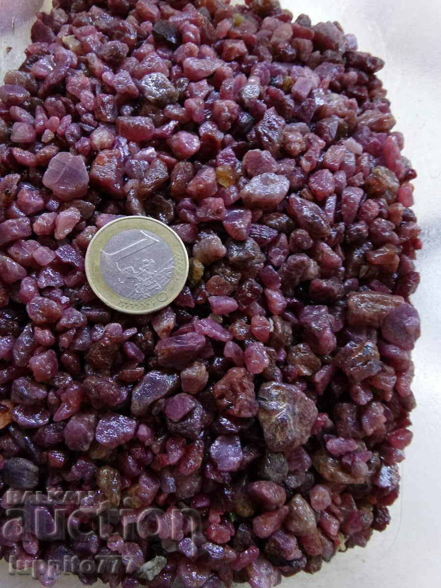 Delivery of natural ruby corundum 7500 carats/1500 g. 700 pcs +lot Delivery of natural ruby corundum 7500 carats/1500 g. 700 pcs +lot