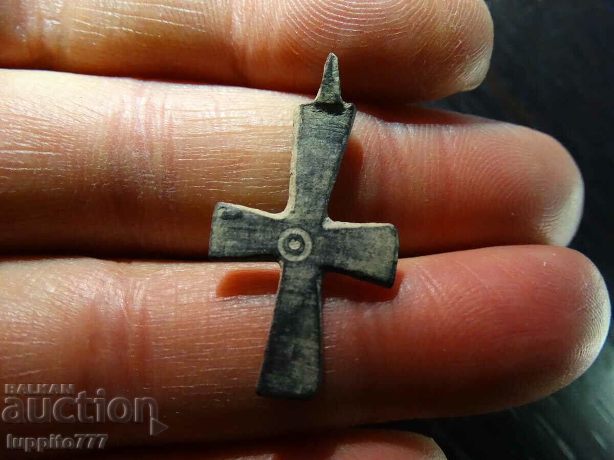 Delivery of antique crosses brass/bronze 6 pieces lot Delivery of antique crosses brass/bronze 6 pieces lot