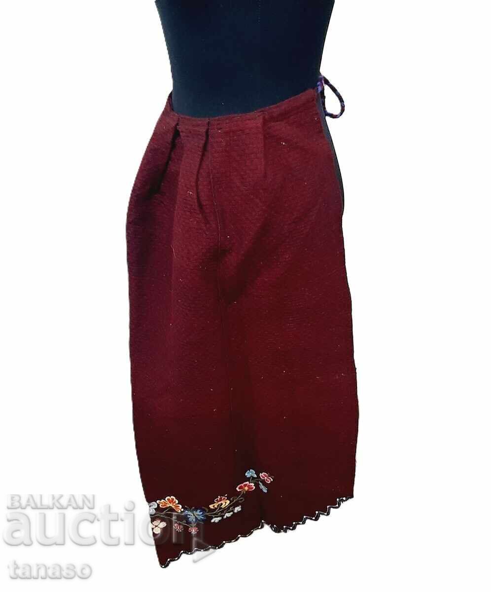 Автентична червена вълнена престилка, част от носия(16.3) - 5 Автентична червена вълнена престилка, част от носия(16.3) - 5