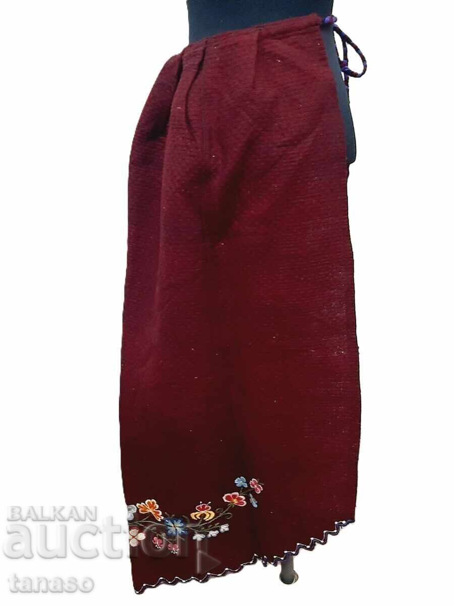 Автентична червена вълнена престилка, част от носия(16.3) - 7 Автентична червена вълнена престилка, част от носия(16.3) - 7