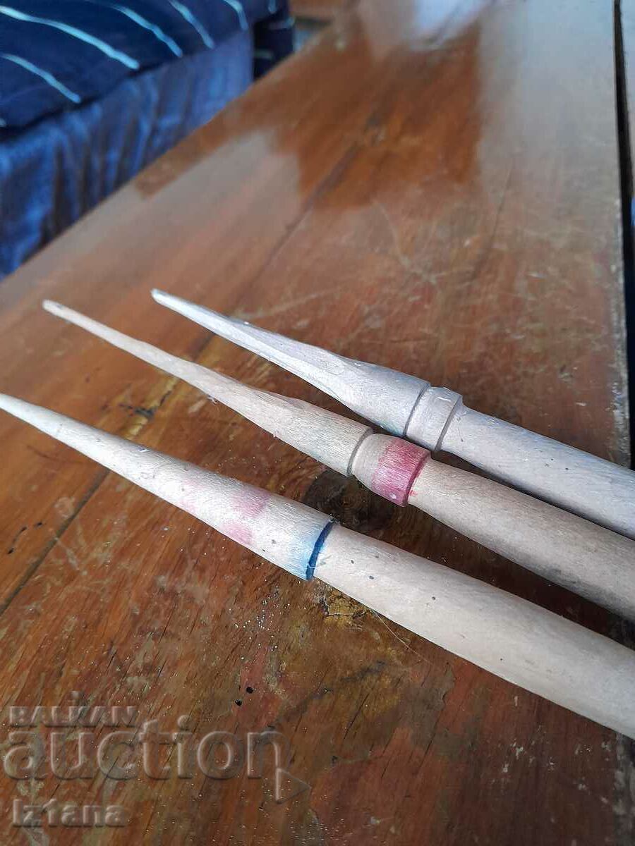 Old spindle, spindles with price 12.00 BGN | € 6.14 Old spindle, spindles with price 12.00 BGN | € 6.14