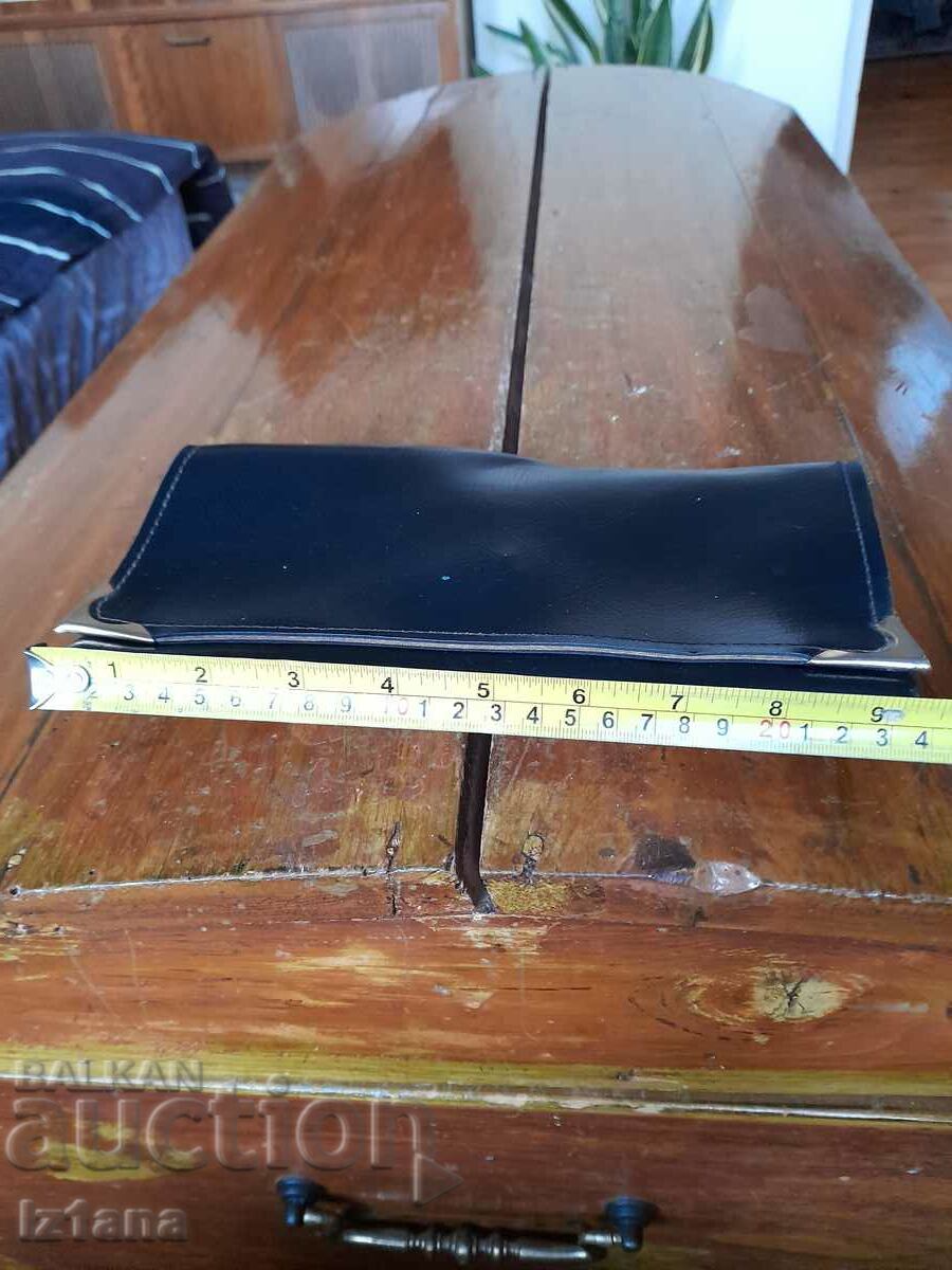 Delivery of Old handbag Delivery of Old handbag