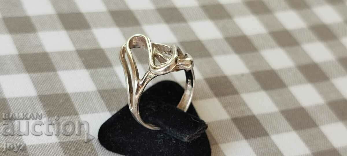 SILVER RING 3.68 GRAMS/ SAMPLING 925 - 6 SILVER RING 3.68 GRAMS/ SAMPLING 925 - 6