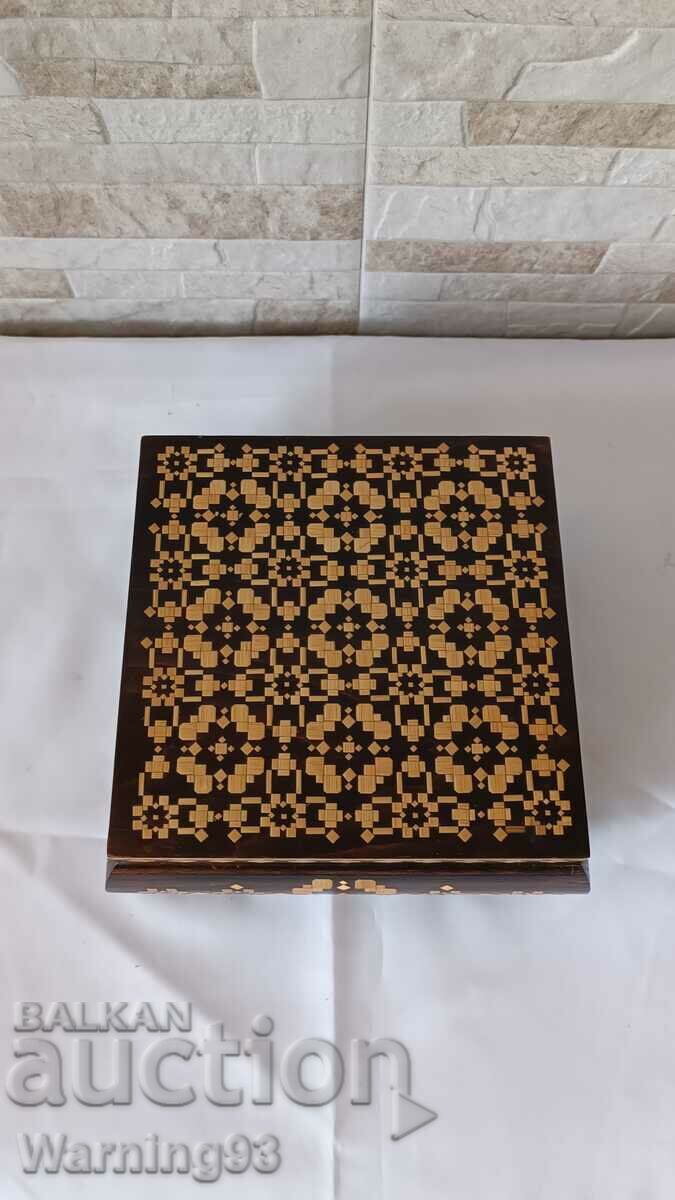 Auction Old wooden jewelry box - decorated with veneer - #1 Auction Old wooden jewelry box - decorated with veneer - #1