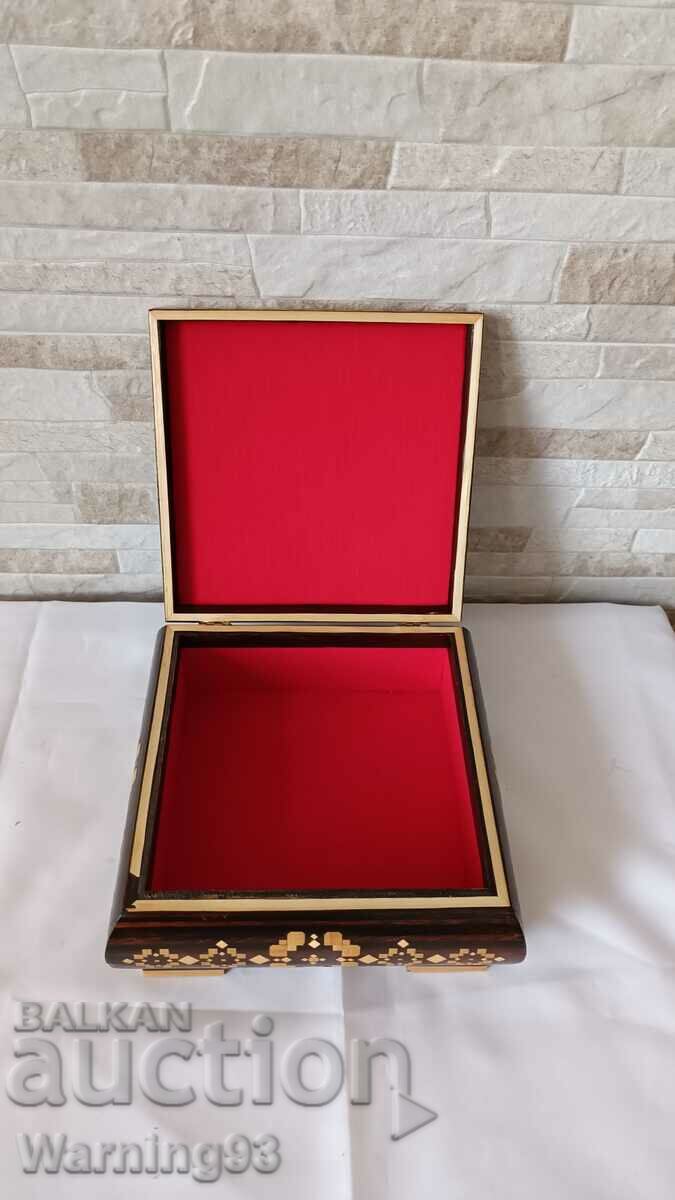 Old wooden jewelry box - decorated with veneer - #1 - 6 Old wooden jewelry box - decorated with veneer - #1 - 6