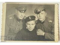 Soldiers and a student Photo studio