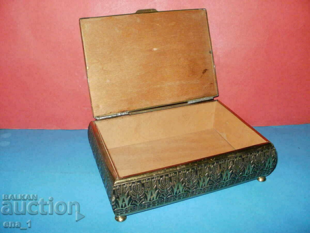 Old large Arabic metal box with ornaments - 5 Old large Arabic metal box with ornaments - 5