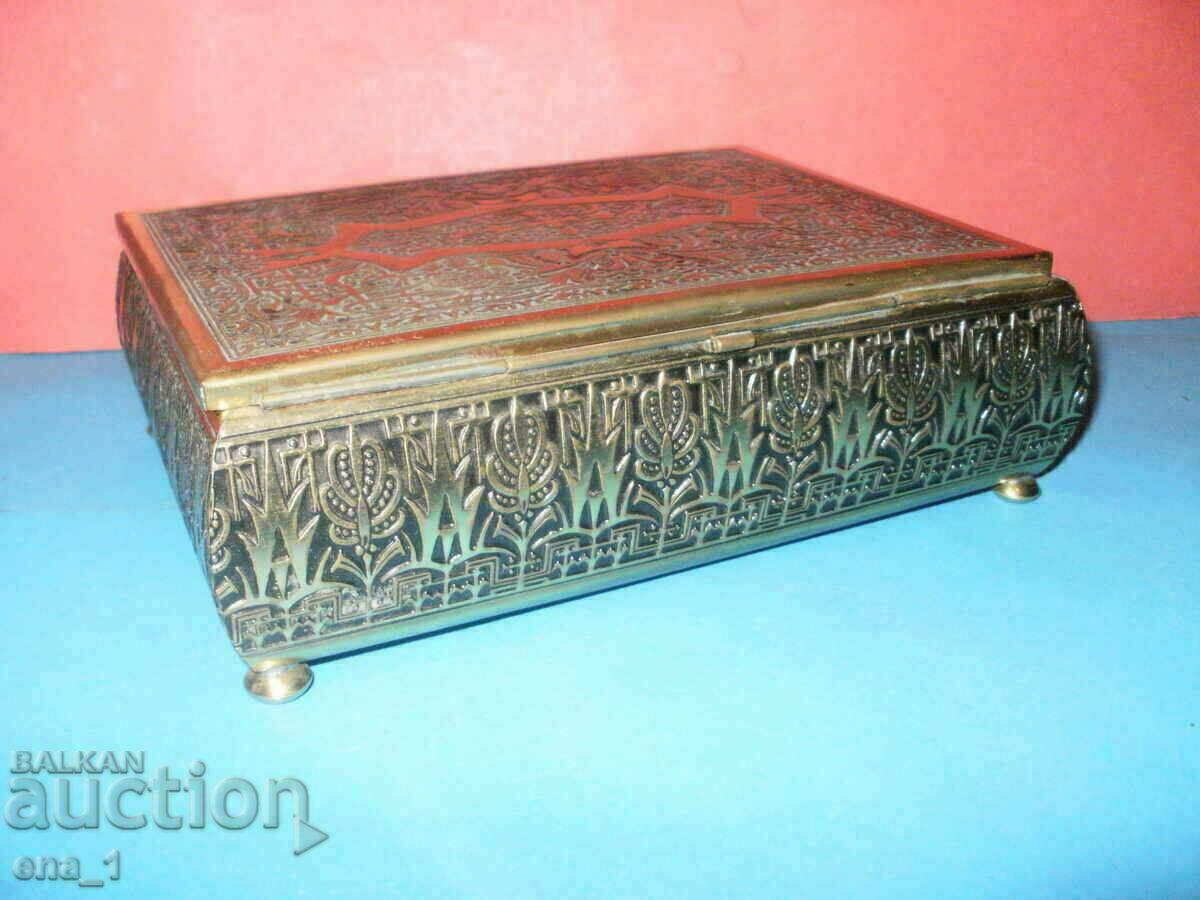 Old large Arabic metal box with ornaments - 7 Old large Arabic metal box with ornaments - 7