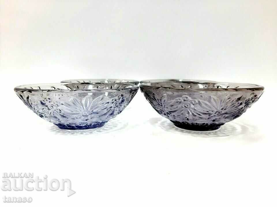 Auction  Set of 4 old glass bowls(2.2)